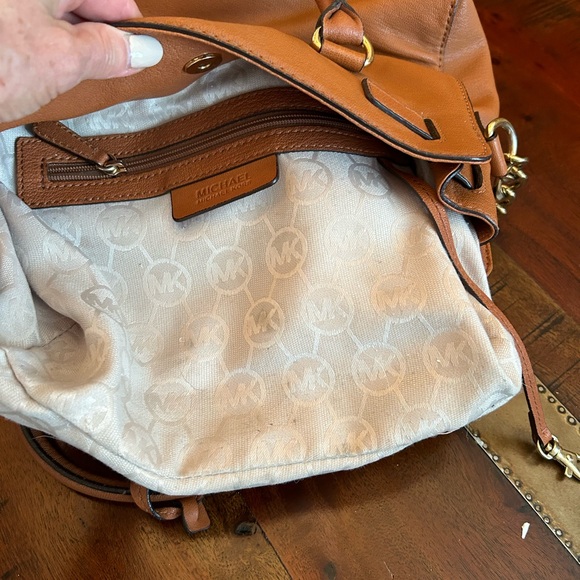 Michael Kors purse - Picture 9 of 10